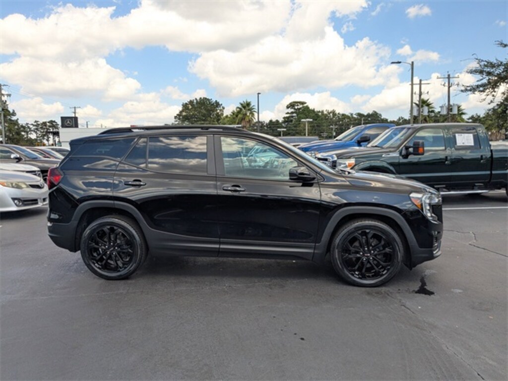 Used 2022 GMC Terrain SLE SUV