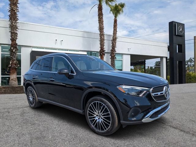 2026 Mercedes-Benz GLC GLC 300's photo