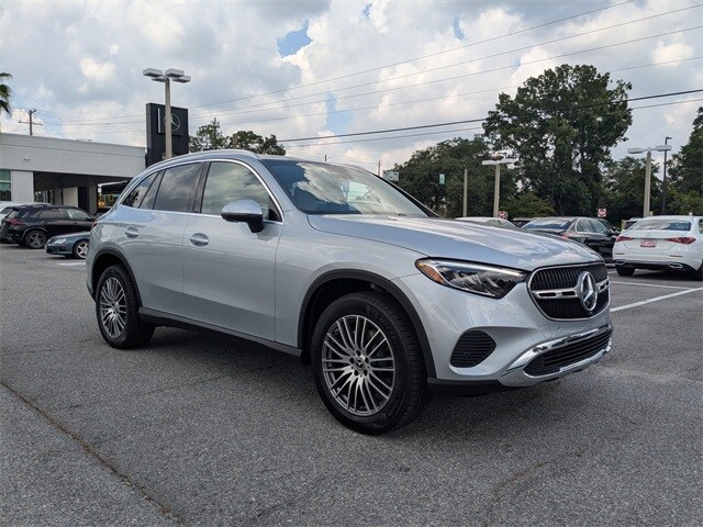 2026 Mercedes Benz GLC 300 photo 2