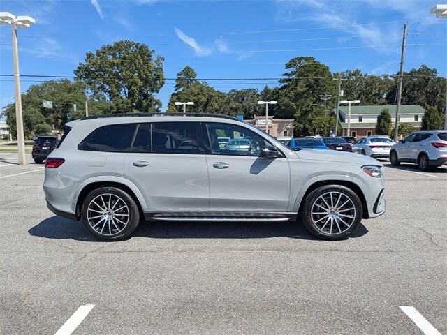 2026 Mercedes Benz GLS 580 4MATIC photo 3