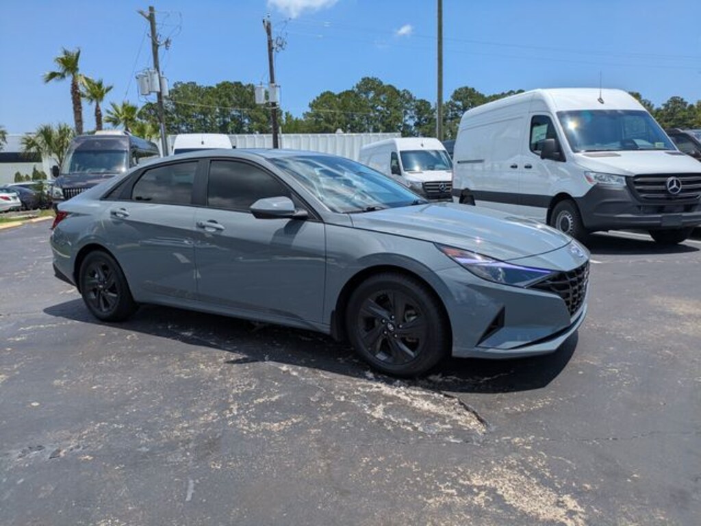 Used 2022 Hyundai Elantra SEL Sedan
