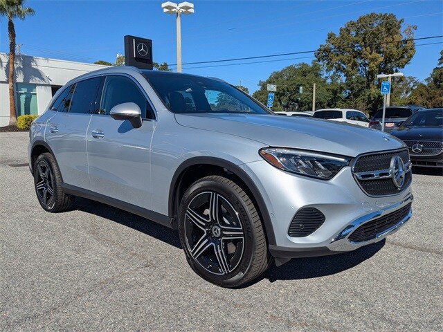2026 Mercedes Benz GLC 300 photo 2
