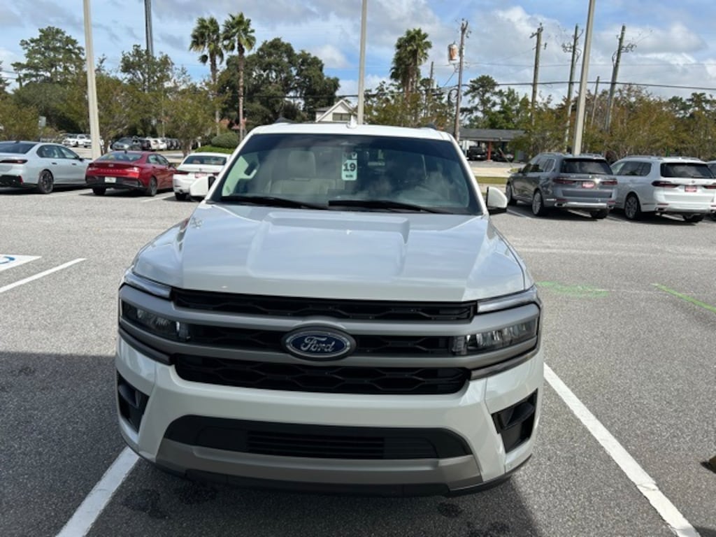 Used 2024 Ford Expedition XLT SUV