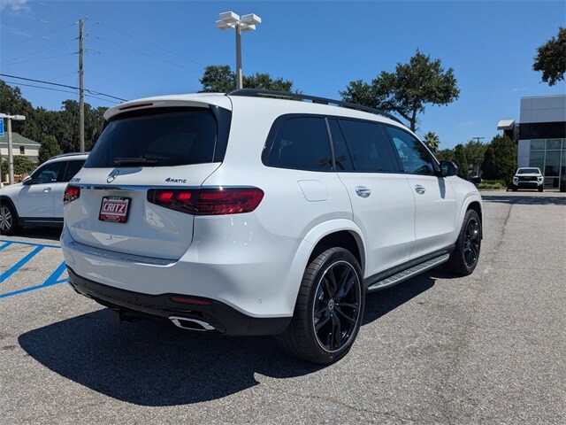 2025 Mercedes Benz GLS 450 4MATIC photo 3