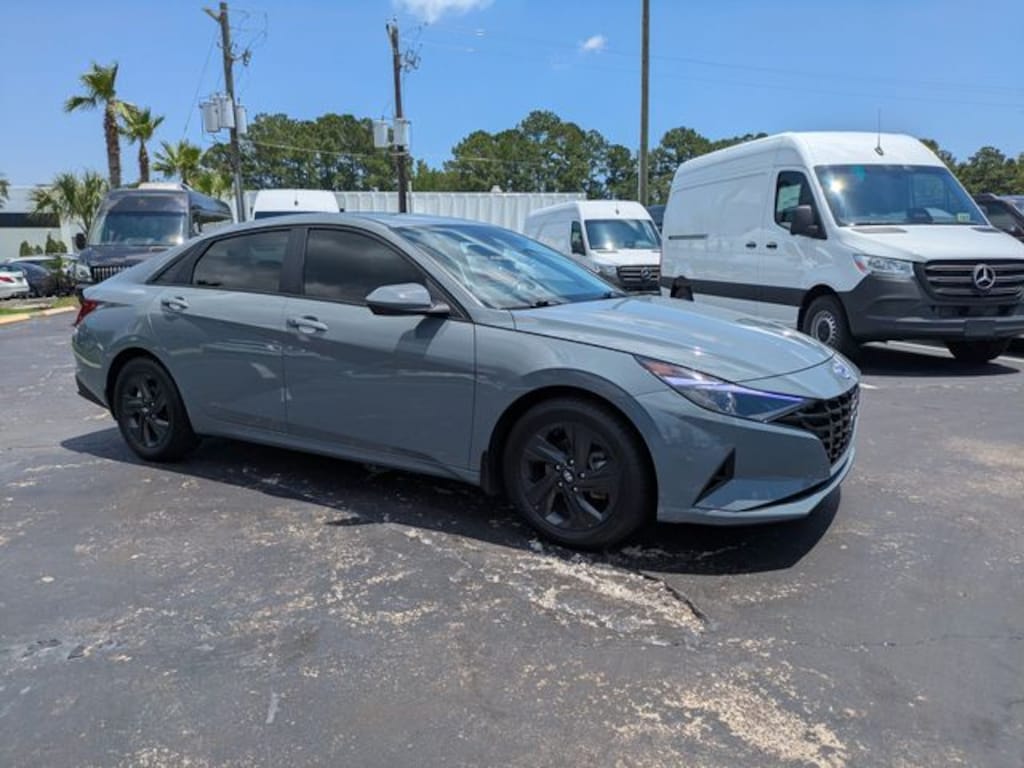 Used 2022 Hyundai Elantra SEL Sedan
