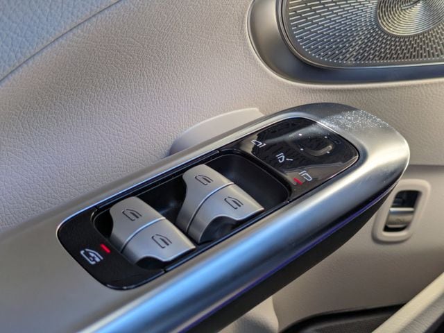 2026 Mercedes-Benz C-Class Sedan C 300 - Photo 25