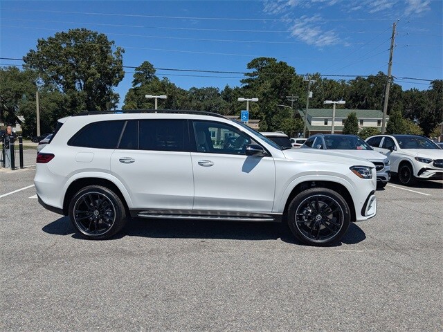 2025 Mercedes Benz GLS 450 4MATIC photo 2