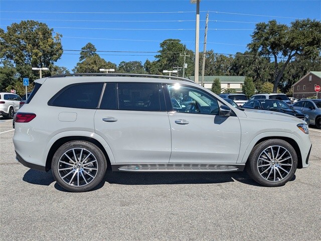 2026 Mercedes Benz GLS 450 4MATIC photo 2