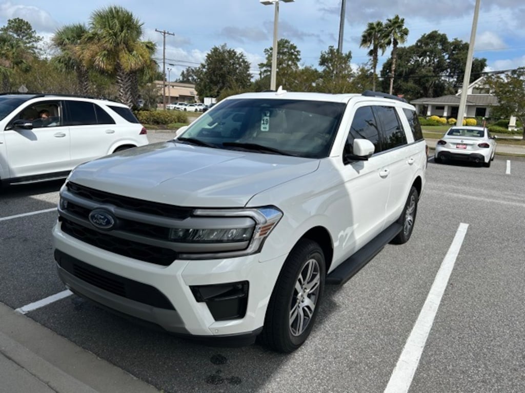 Used 2024 Ford Expedition XLT SUV