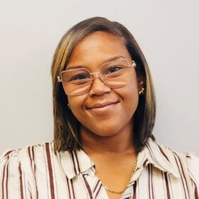 Staff member Sarah Wright from ID_870912