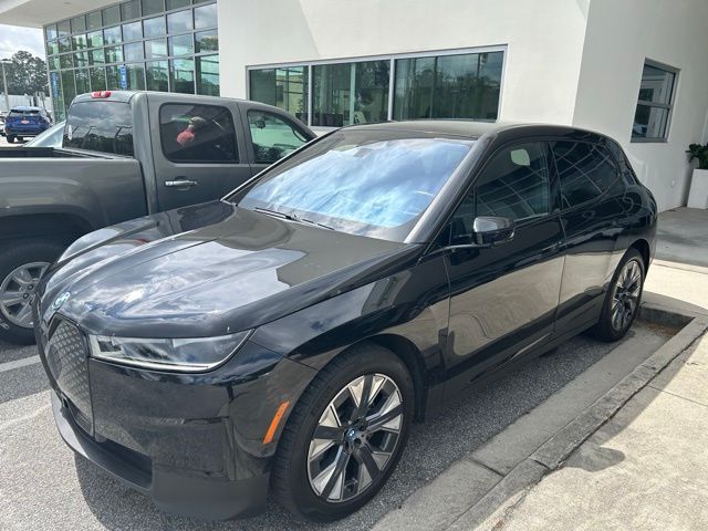 2024 BMW iX xDrive50's photo