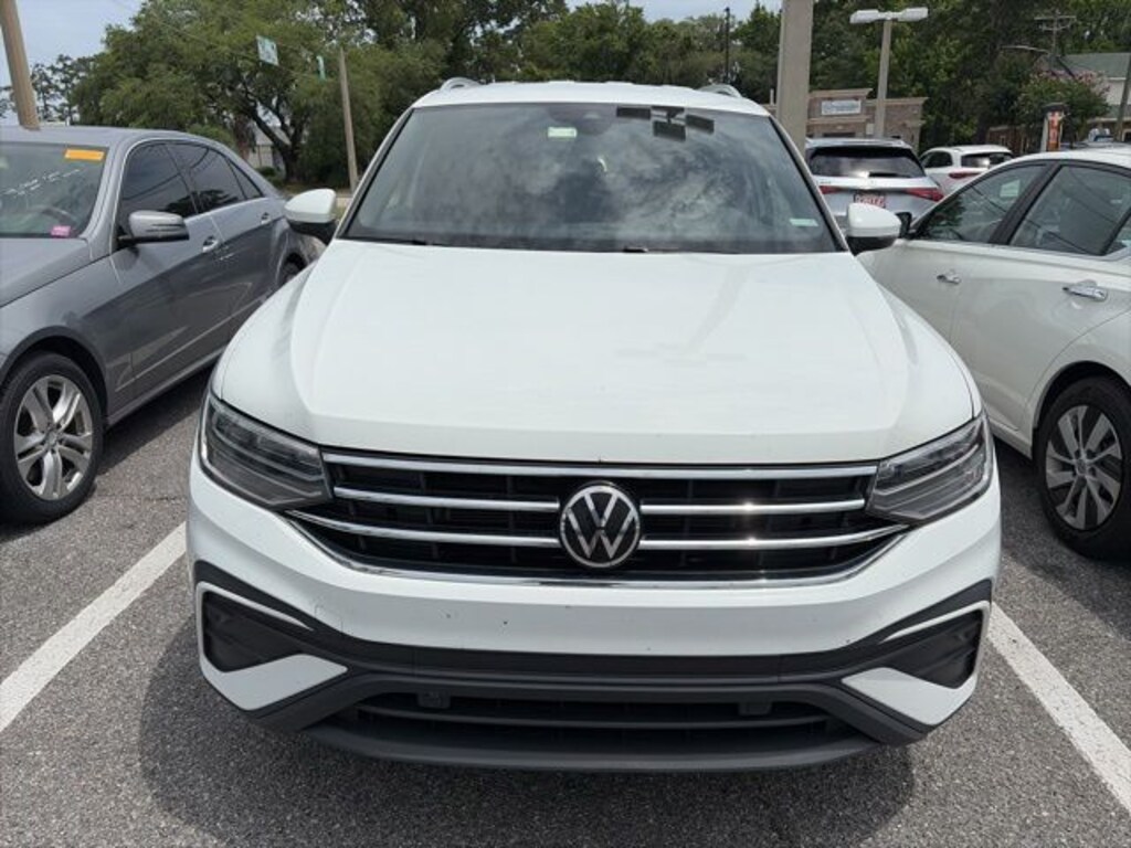 Used 2022 Volkswagen Tiguan 2.0T SE SUV