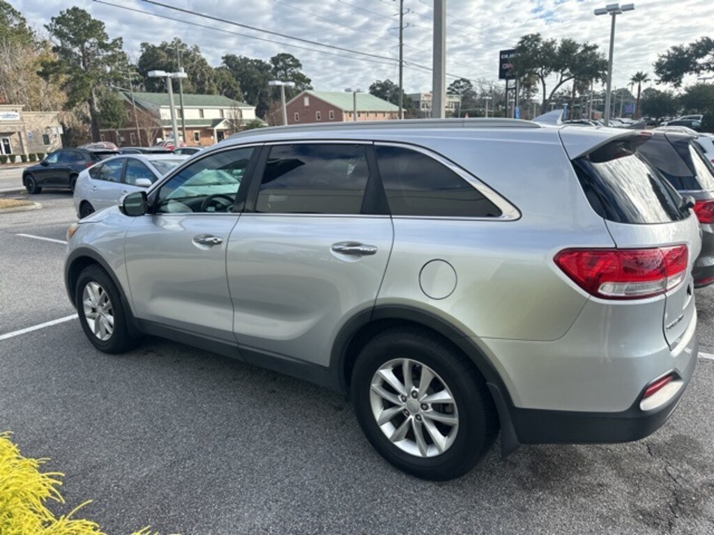 Used 2017 Kia Sorento 2.4L LX SUV