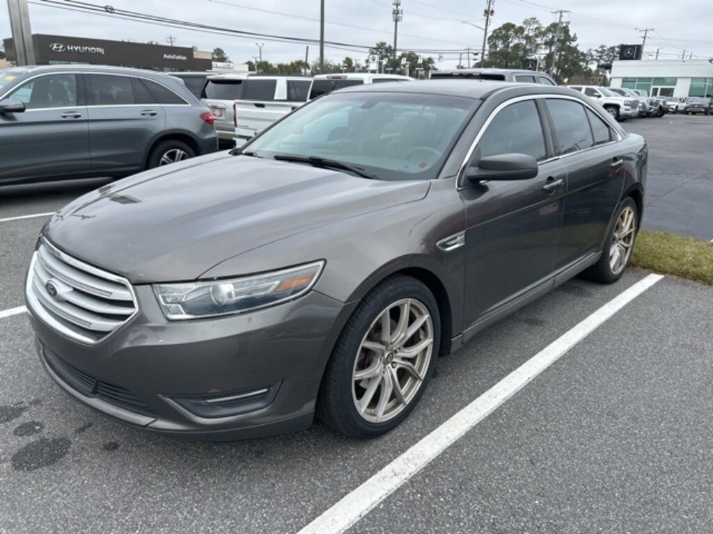 Used 2016 Ford Taurus SEL Sedan