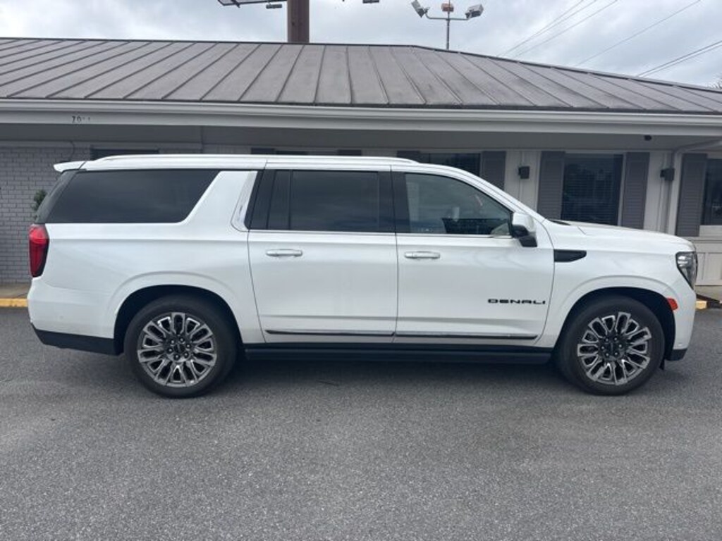 Used 2023 GMC Yukon XL Denali Ultimate SUV