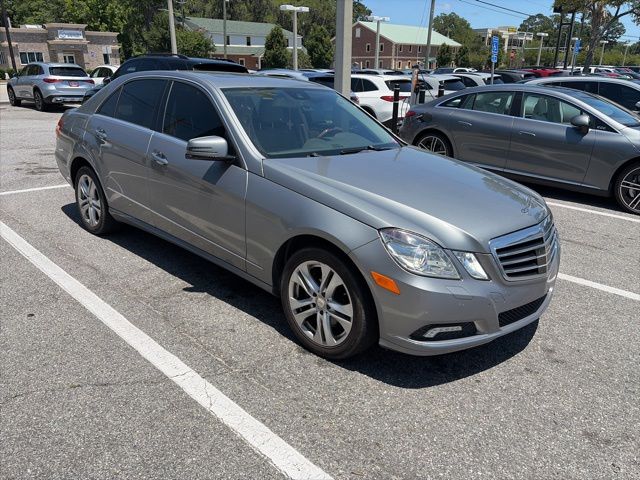 2010 Mercedes-Benz E-Class E350 Luxury's photo