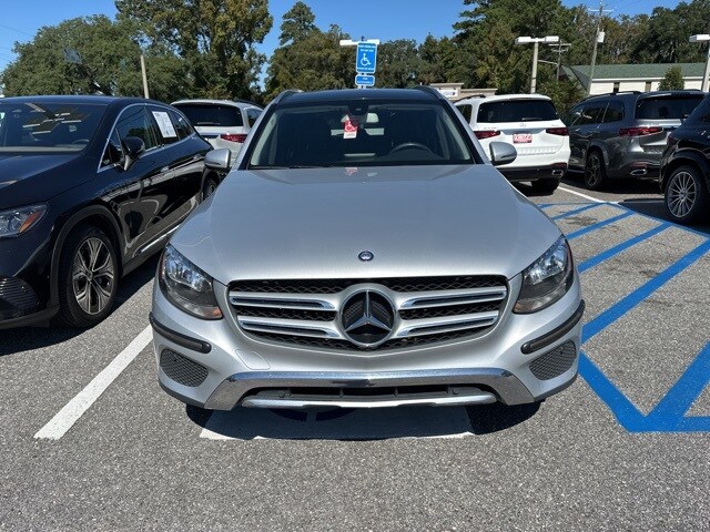 2016 Mercedes Benz GLC 300 4MATIC photo 3