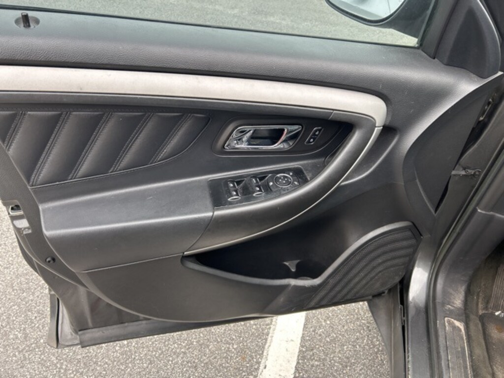 Used 2016 Ford Taurus SEL Sedan