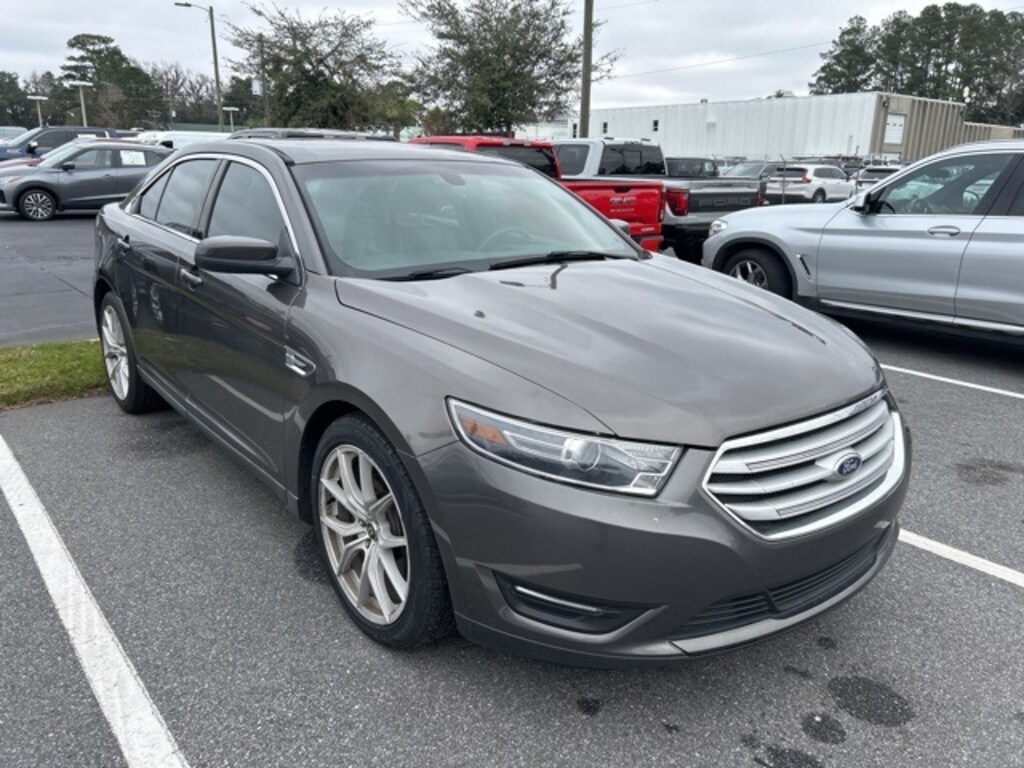 Used 2016 Ford Taurus SEL Sedan