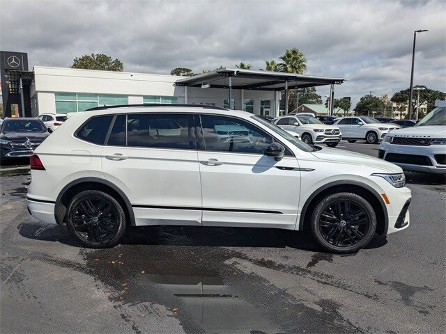2022 Volkswagen Tiguan SE R-Line Black photo 3