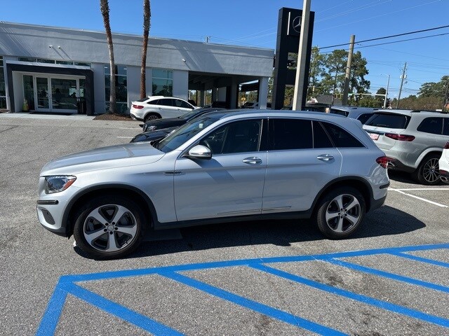 2016 Mercedes Benz GLC 300 4MATIC photo 2