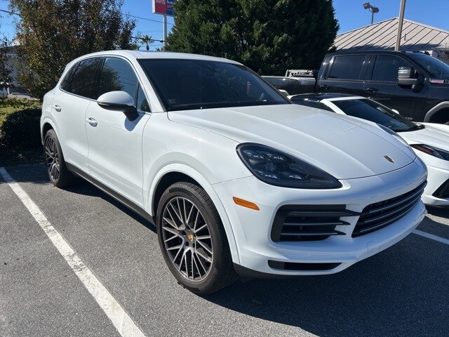 2022 Porsche Cayenne S photo 3