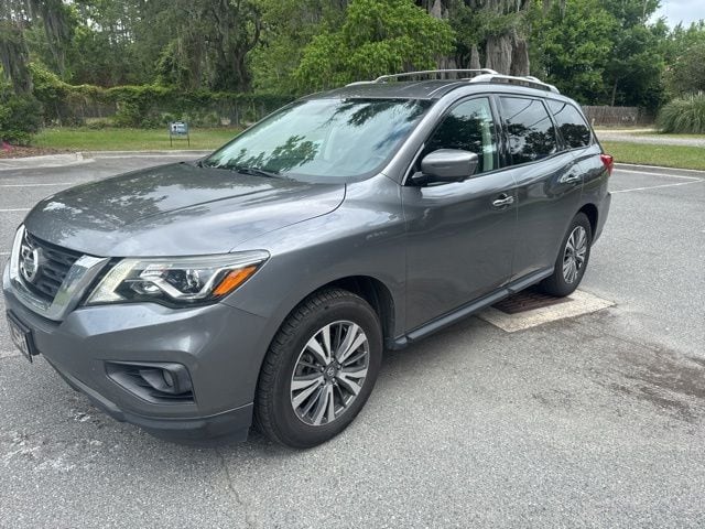 2019 Nissan Pathfinder SL 2WD's photo