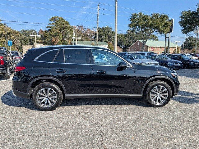 2026 Mercedes Benz GLC 300 photo 2