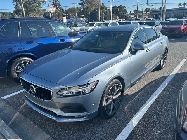 2018 Volvo S90 Momentum's photo