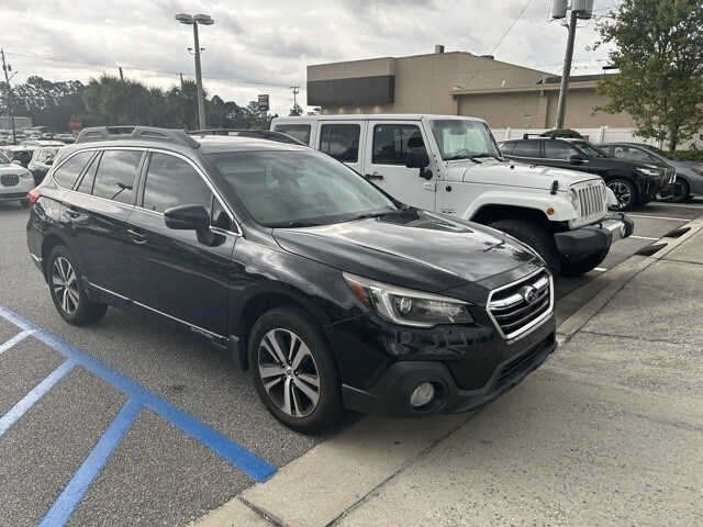 2018 Subaru Outback 3.6R Limited photo 2