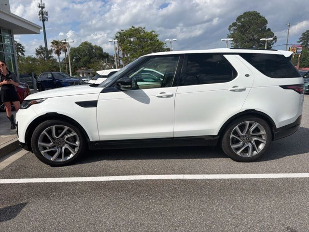 Used 2020 Land Rover Discovery Landmark Edition SUV