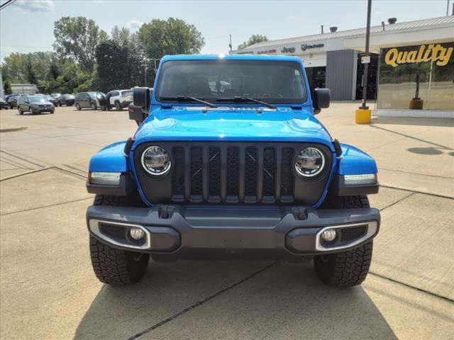 Used 2021 Jeep Gladiator Overland with VIN 1C6HJTFG4ML510370 for sale in Hudson, MI