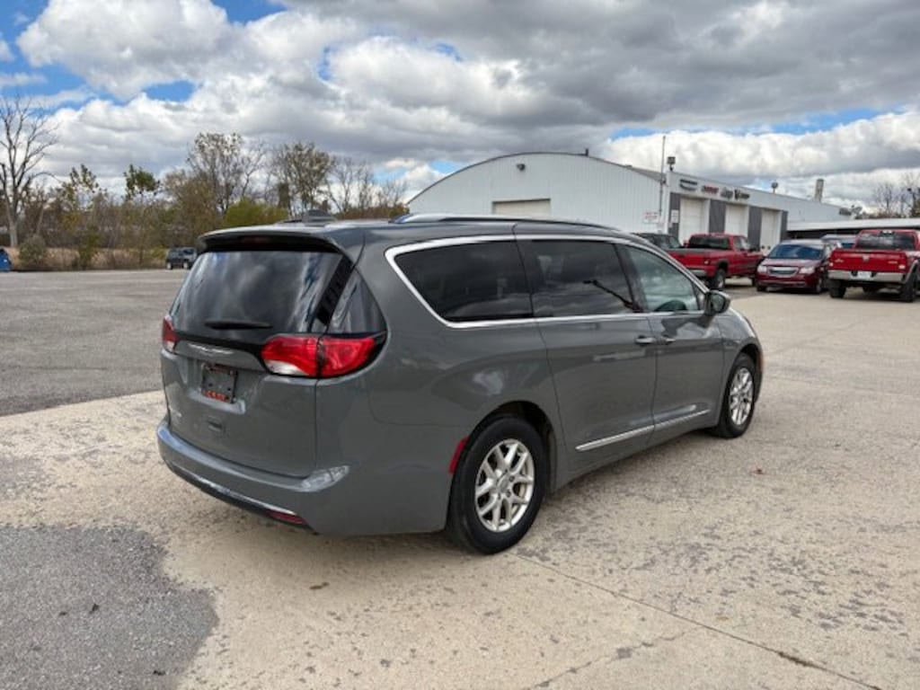 Used 2020 Chrysler Pacifica Touring L Van Passenger Van