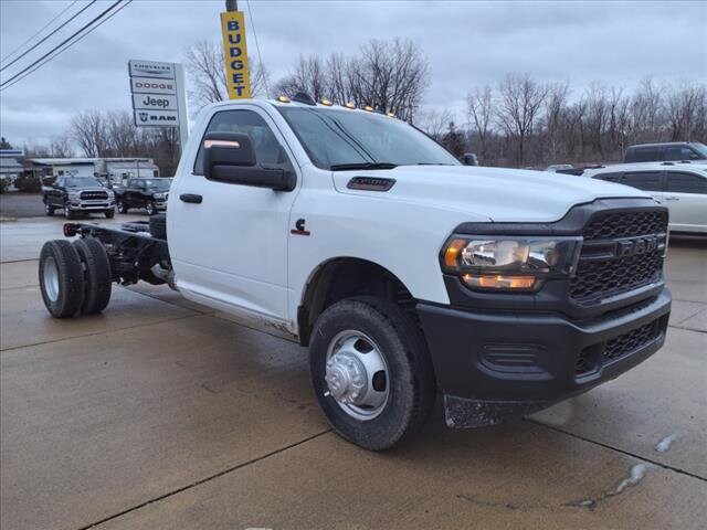 2024 Ram 3500 Tradesman photo 3