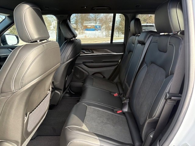 2026 Jeep Grand Cherokee Laredo - Photo 8