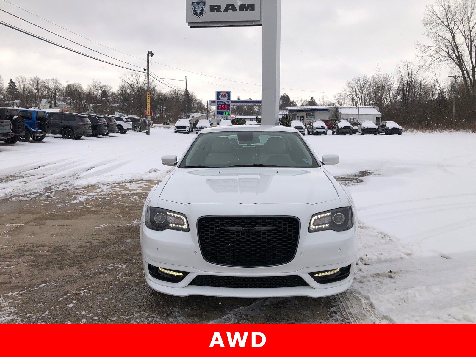Used 2022 Chrysler 300 Touring L with VIN 2C3CCASG6NH210016 for sale in Hudson, MI