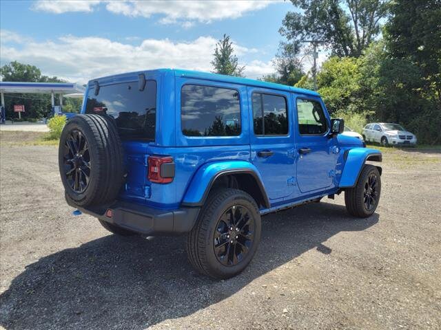 2024 Jeep Wrangler 4xe Sahara photo 4
