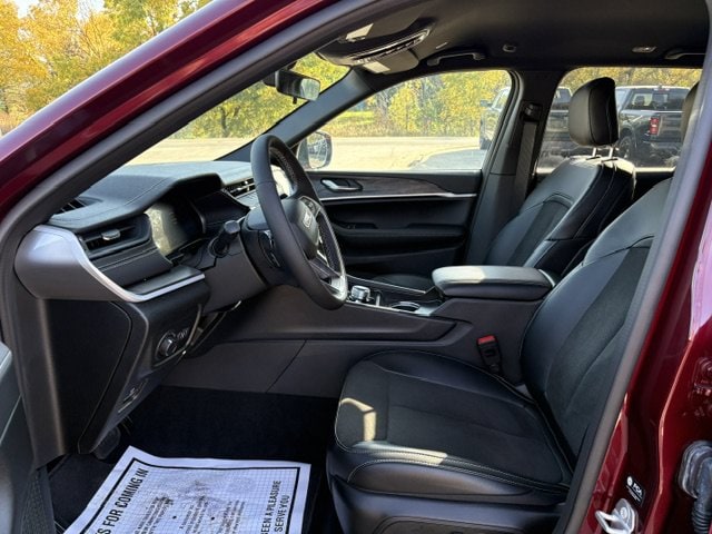 2026 Jeep Grand Cherokee Laredo - Photo 8