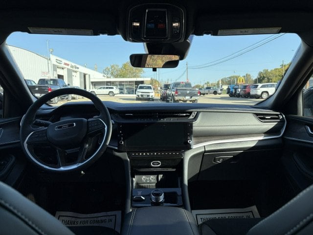 2026 Jeep Grand Cherokee Laredo - Photo 13