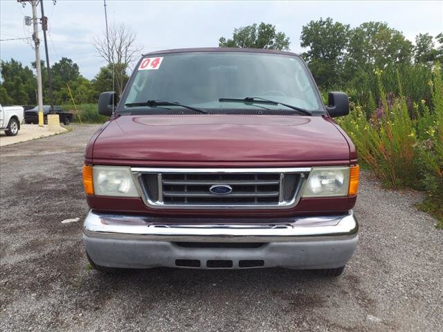 Used 2004 Ford Econoline Wagon Chateau with VIN 1FMRE11L54HA75142 for sale in Hudson, MI