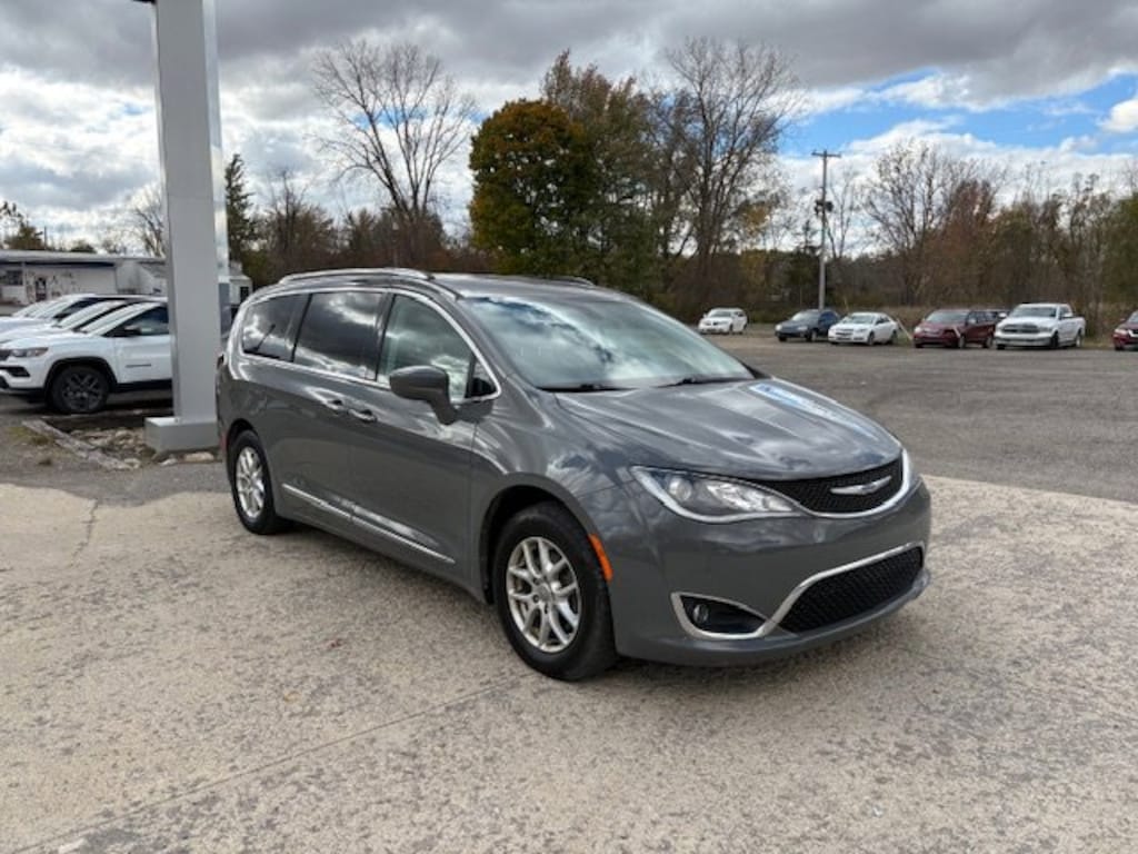 Used 2020 Chrysler Pacifica Touring L Van Passenger Van