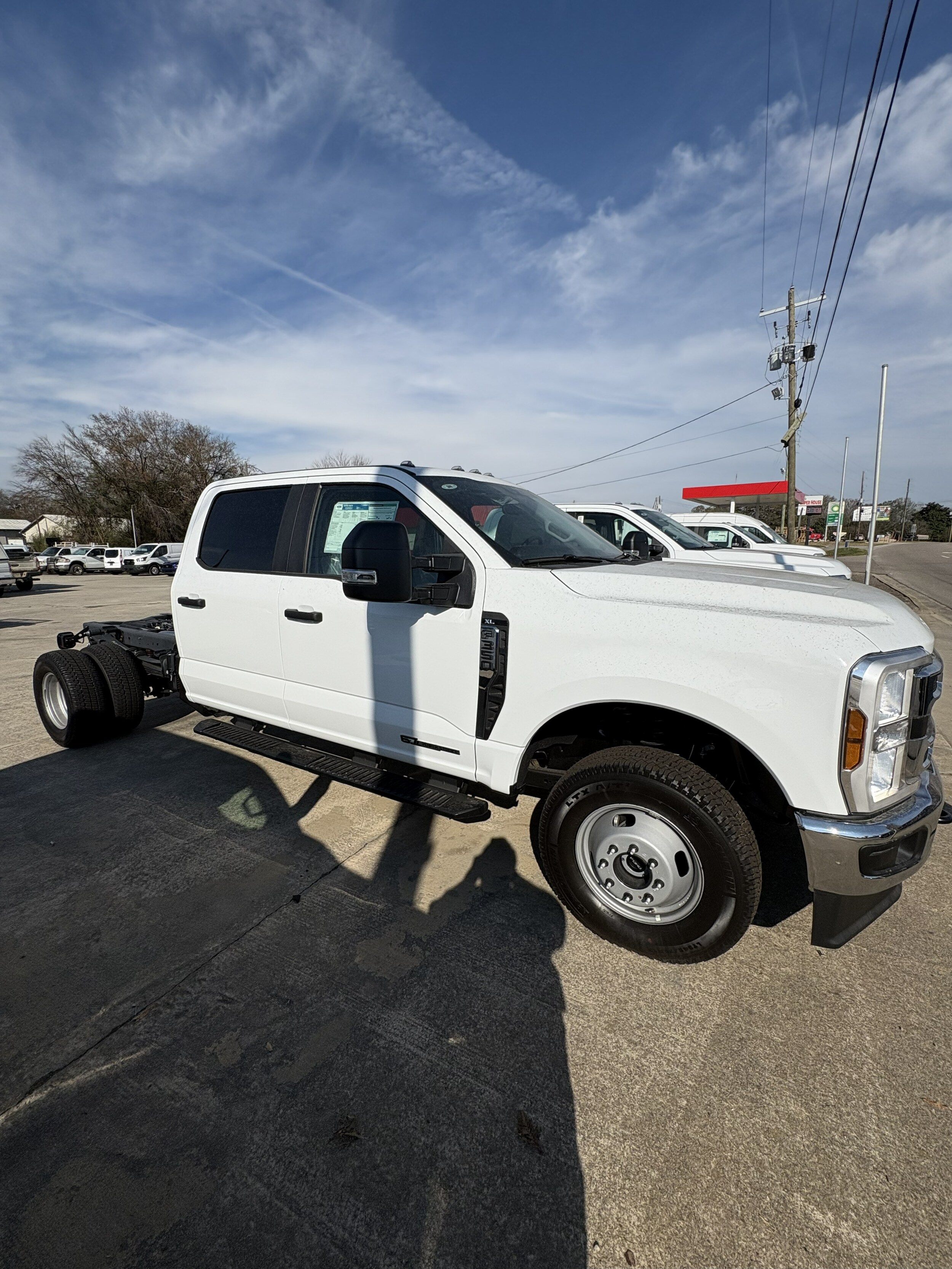 2026 Ford F-350 photo 2