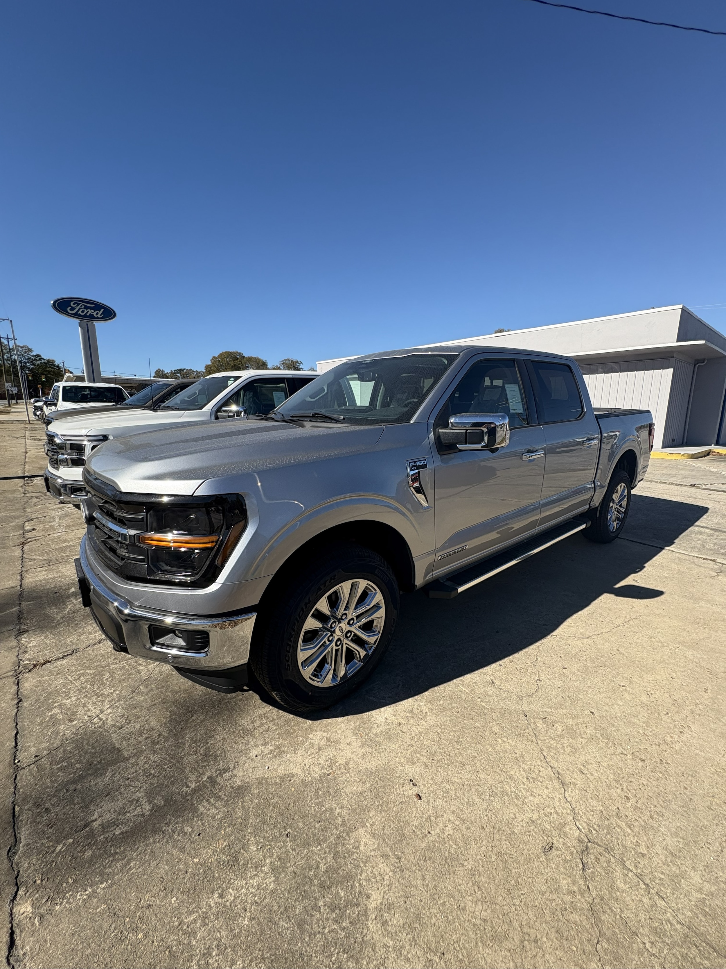 2025 Ford F-150 XLT's photo