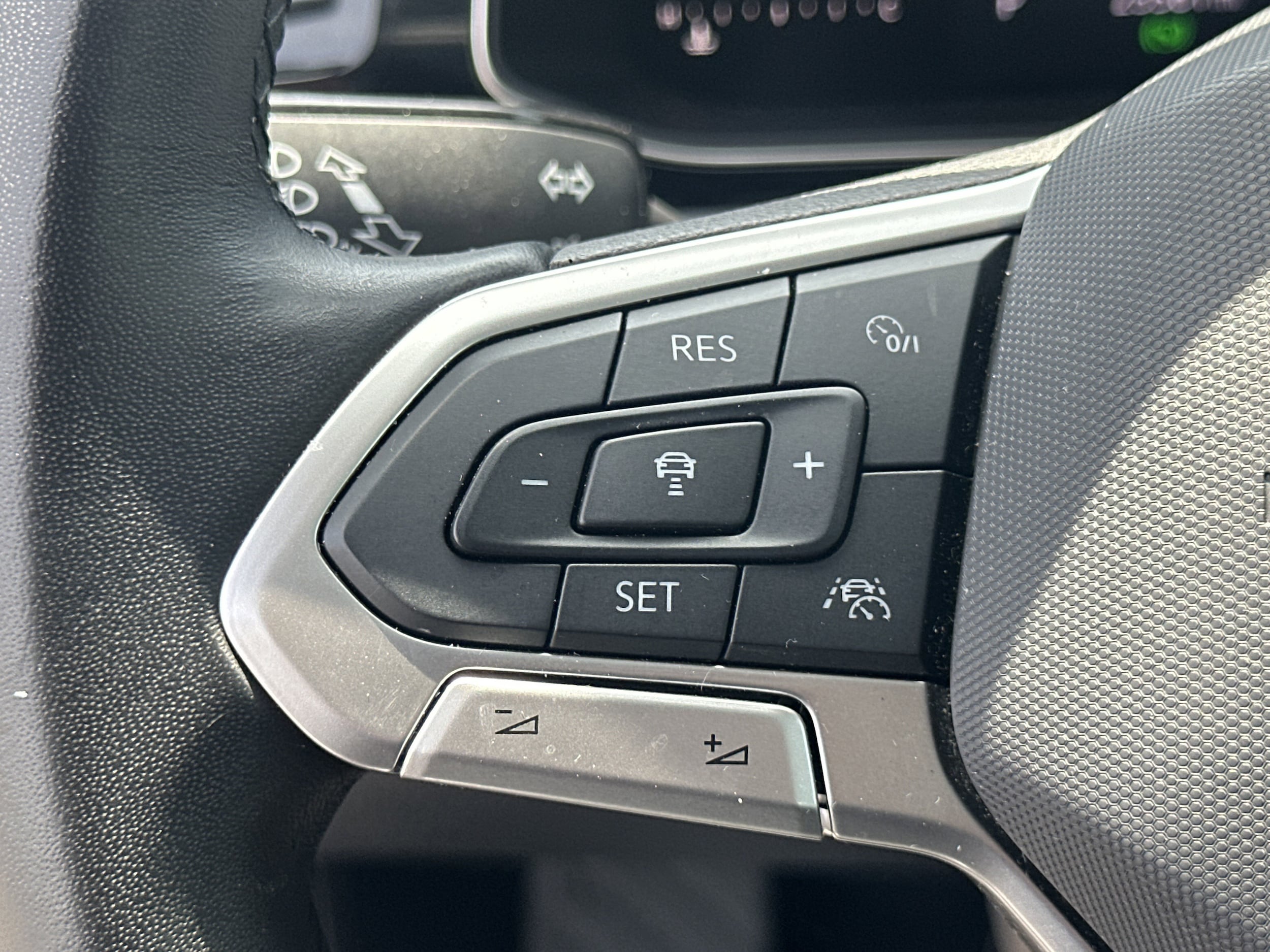 2025 Volkswagen Jetta SE - Photo 22