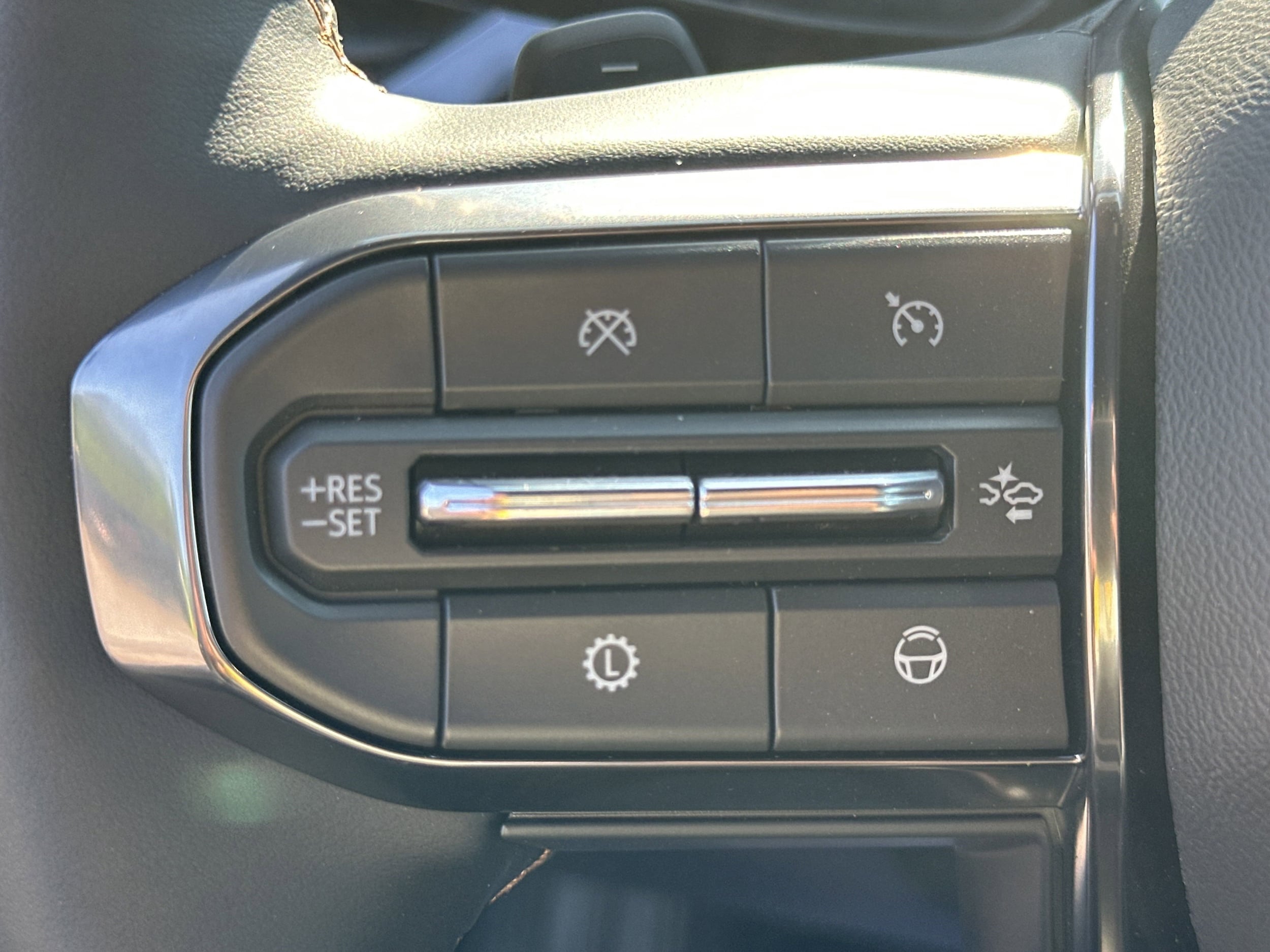 2025 GMC Acadia AT4 - Photo 26