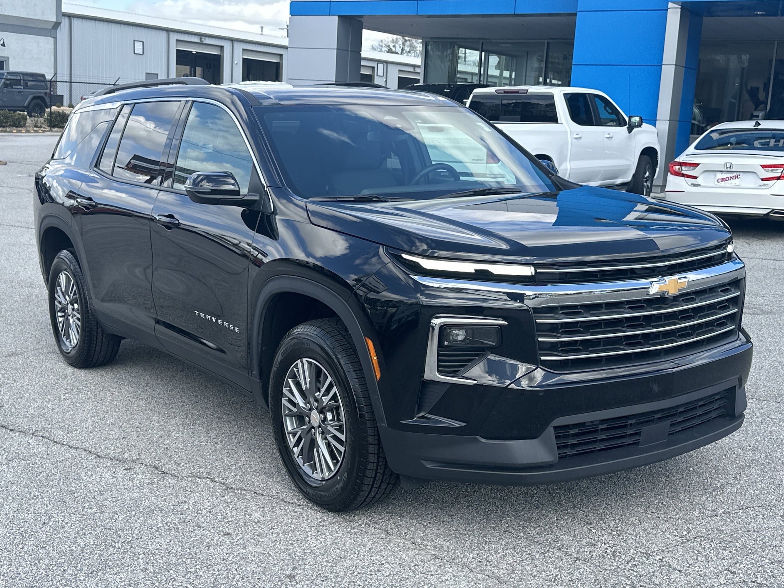 2025 Chevrolet Traverse LT FWD