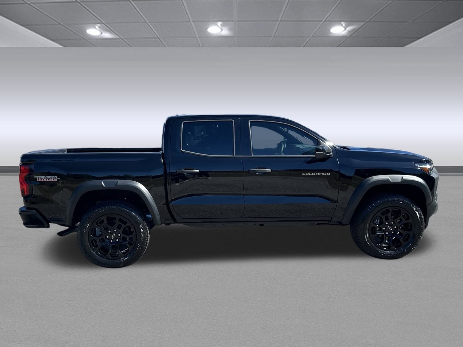 2026 Chevrolet Colorado Trail Boss photo 2