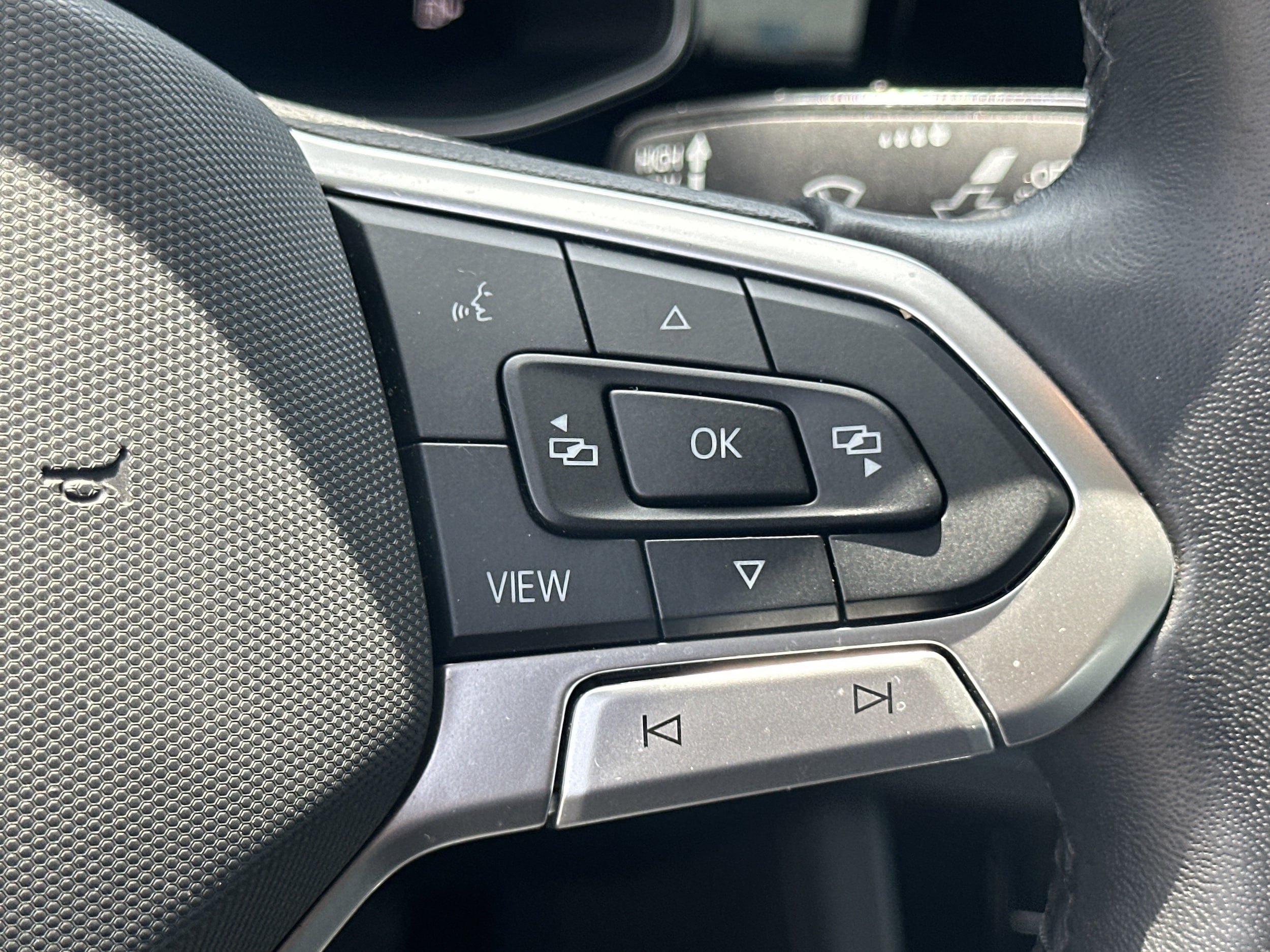 2025 Volkswagen Jetta SE - Photo 23