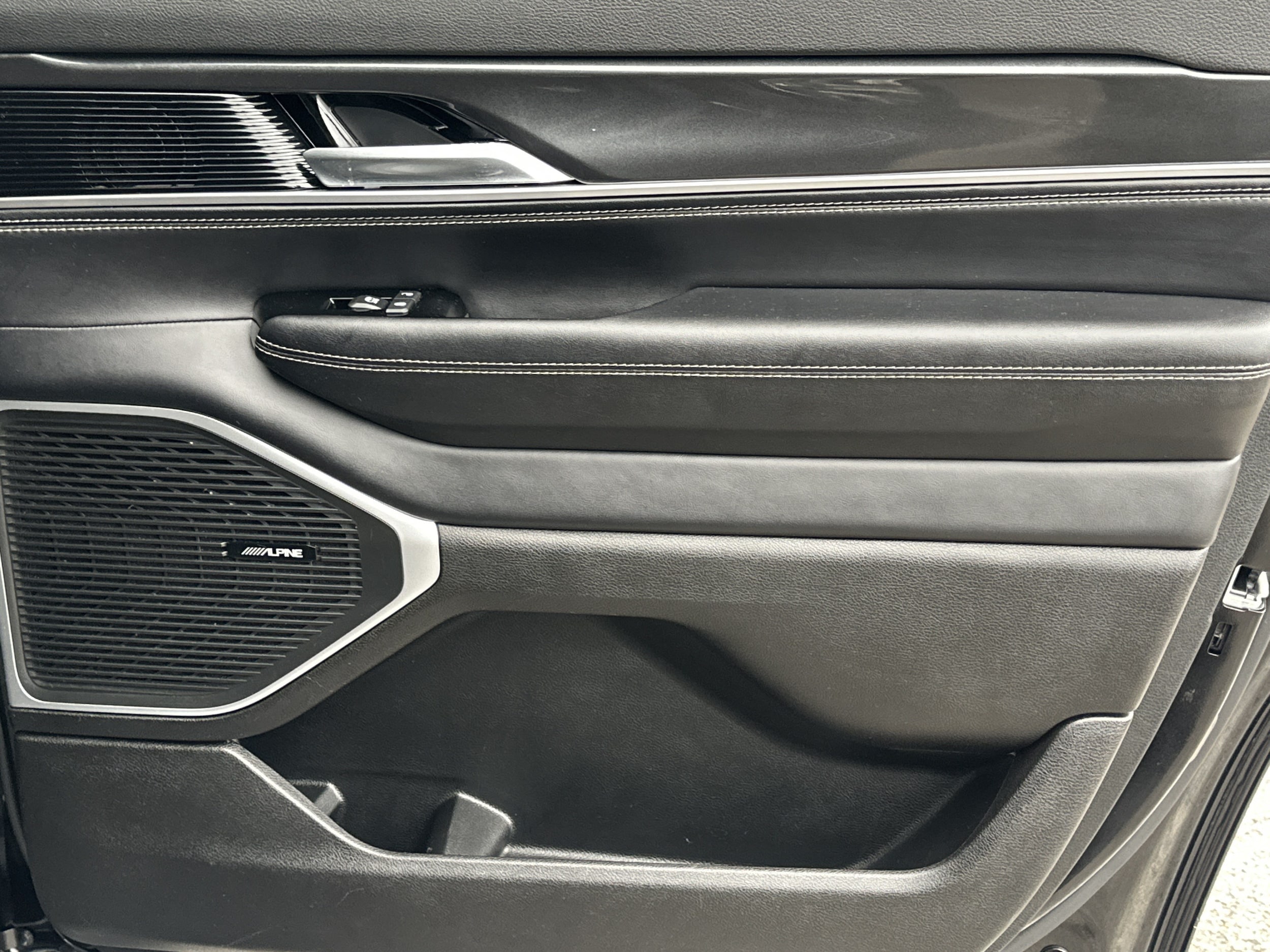 2022 Jeep Wagoneer Series I - Photo 16