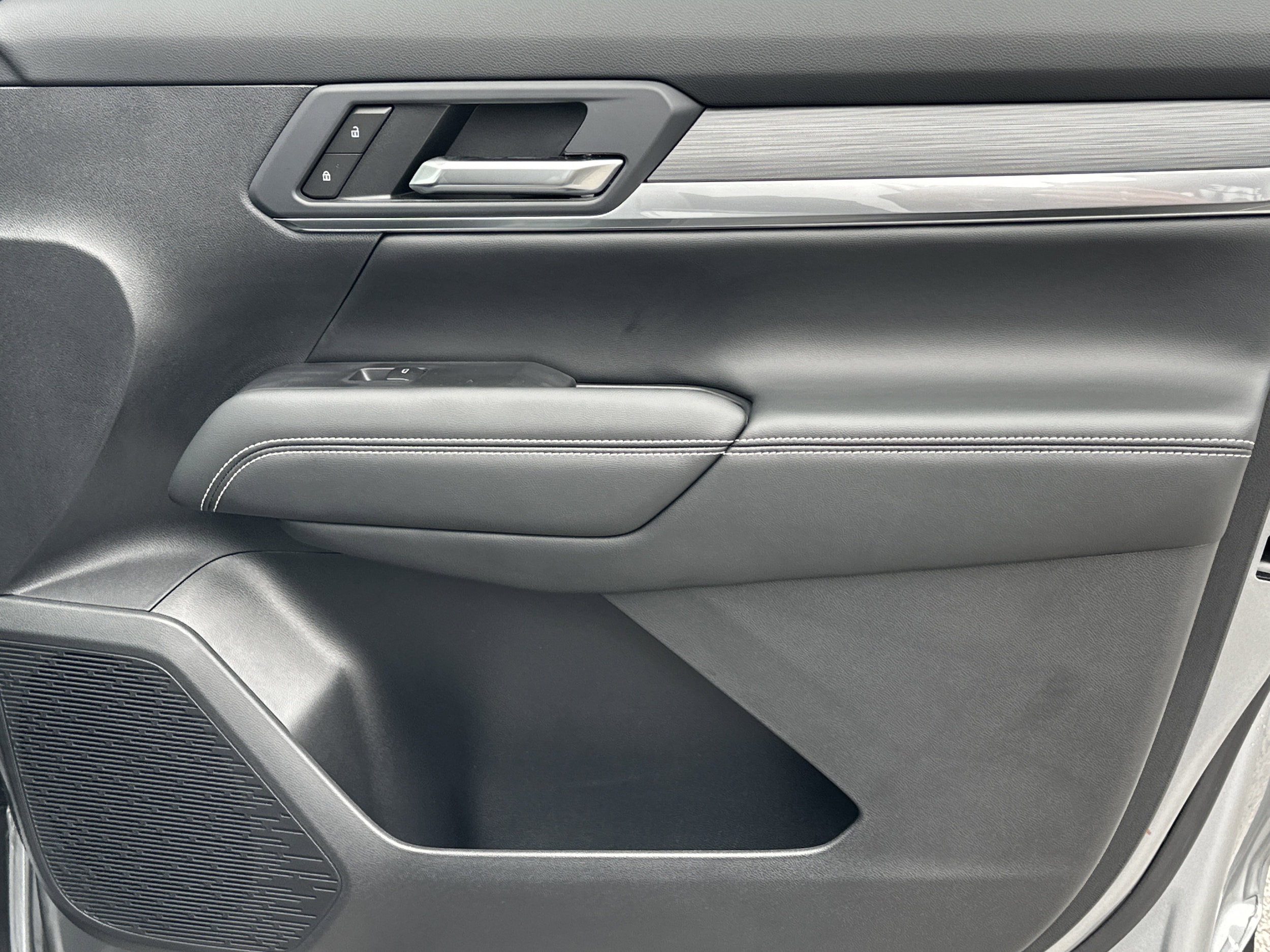2026 GMC Terrain Elevation - Photo 15